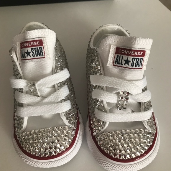 Custom-made rhinestone embellished kid’s Converse sneakers - Picture 2 of 8